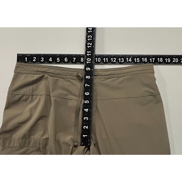 Mountain Hardwear Cargo Pants Womens 12/32 Tan Performance Hiking Actual 34X31 - Picture 5 of 9